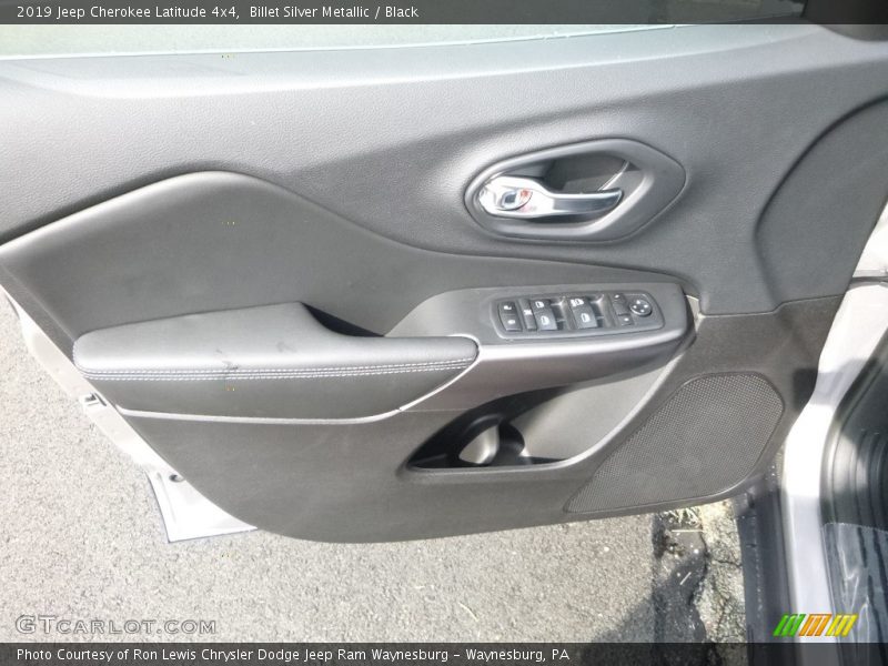Billet Silver Metallic / Black 2019 Jeep Cherokee Latitude 4x4