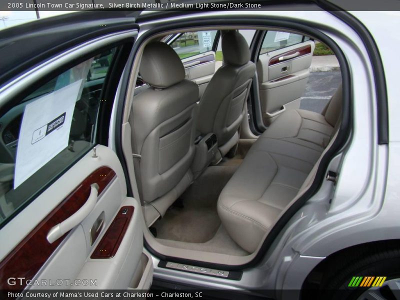 Silver Birch Metallic / Medium Light Stone/Dark Stone 2005 Lincoln Town Car Signature