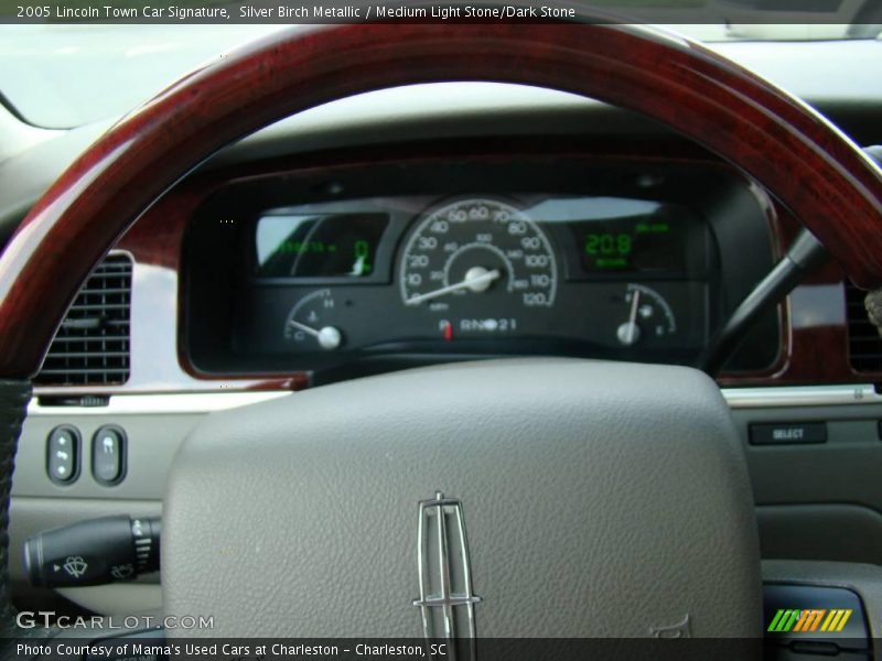 Silver Birch Metallic / Medium Light Stone/Dark Stone 2005 Lincoln Town Car Signature