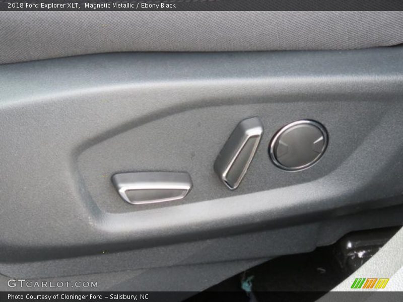 Magnetic Metallic / Ebony Black 2018 Ford Explorer XLT