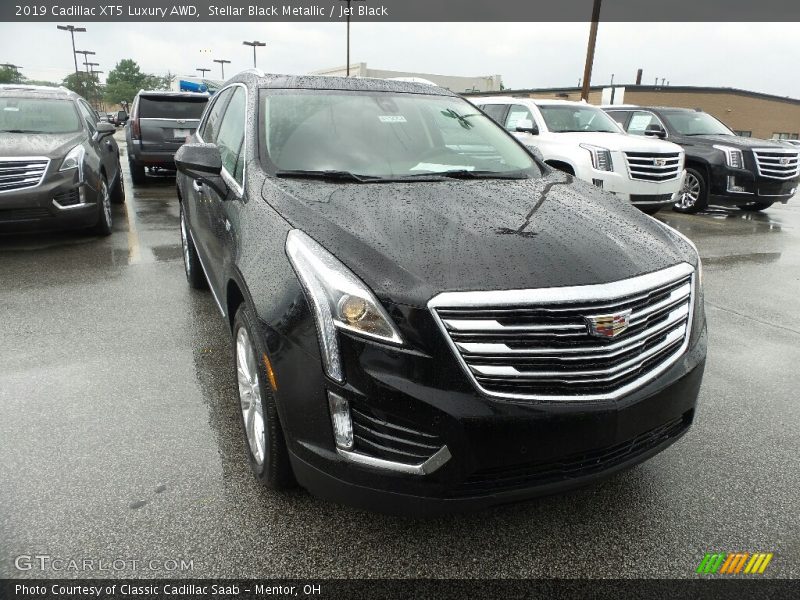 Stellar Black Metallic / Jet Black 2019 Cadillac XT5 Luxury AWD