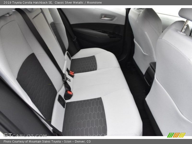 Classic Silver Metallic / Moonstone 2019 Toyota Corolla Hatchback SE
