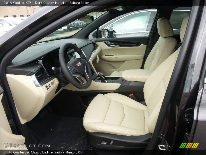 Dark Granite Metallic / Sahara Beige 2019 Cadillac XT5