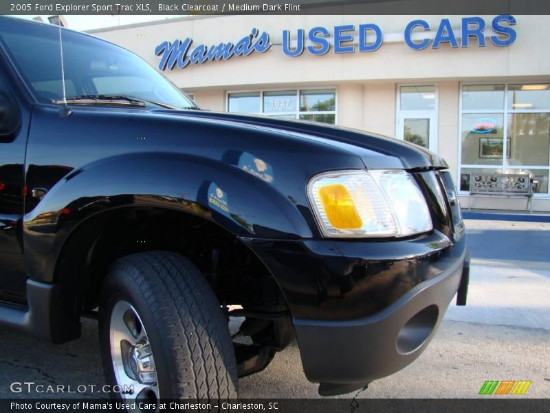Black Clearcoat / Medium Dark Flint 2005 Ford Explorer Sport Trac XLS