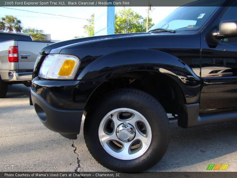 Black Clearcoat / Medium Dark Flint 2005 Ford Explorer Sport Trac XLS
