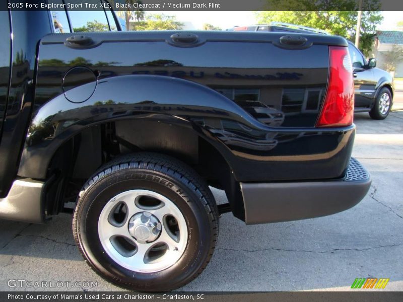 Black Clearcoat / Medium Dark Flint 2005 Ford Explorer Sport Trac XLS