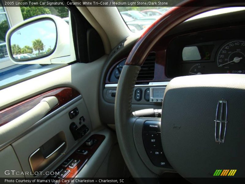 Ceramic White Tri-Coat / Medium Light Stone/Dark Stone 2005 Lincoln Town Car Signature