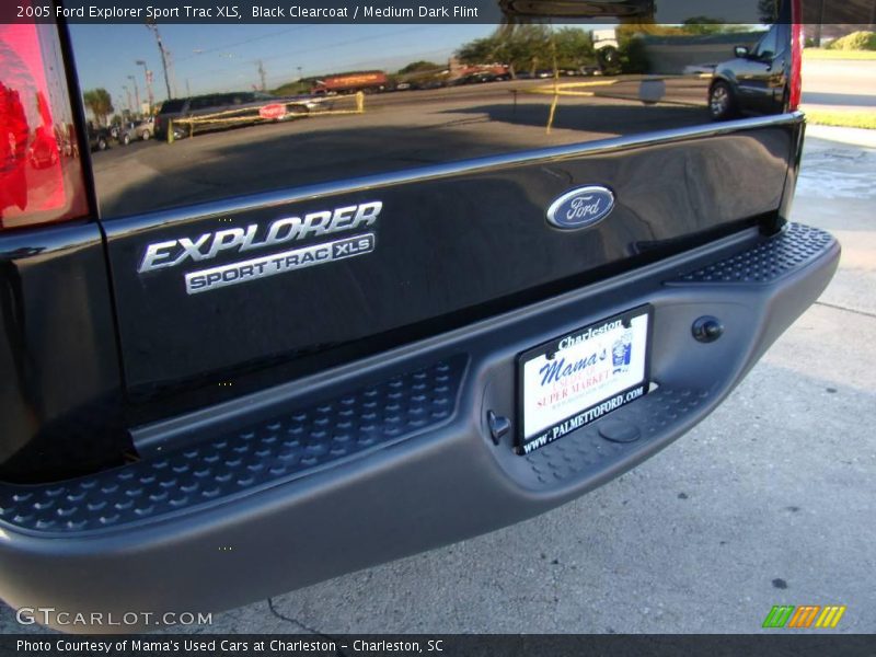 Black Clearcoat / Medium Dark Flint 2005 Ford Explorer Sport Trac XLS