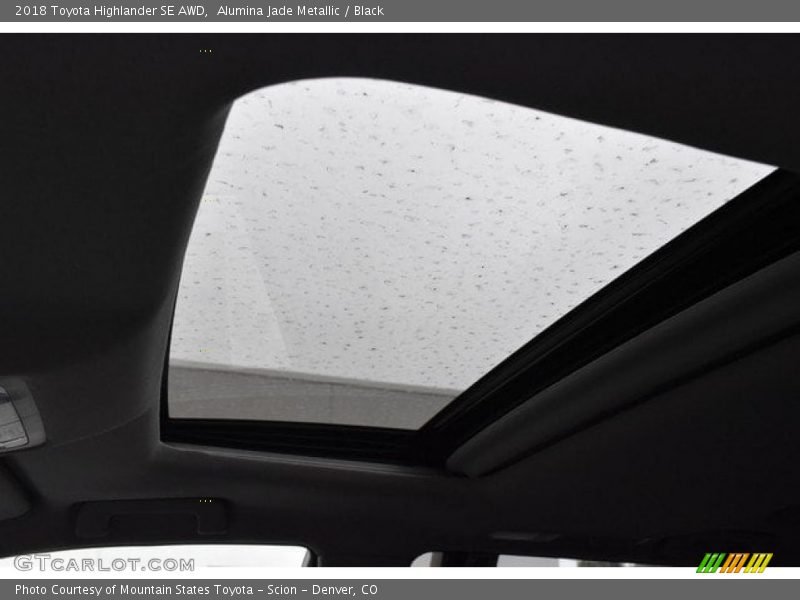 Alumina Jade Metallic / Black 2018 Toyota Highlander SE AWD