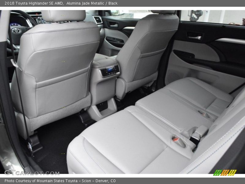 Alumina Jade Metallic / Black 2018 Toyota Highlander SE AWD