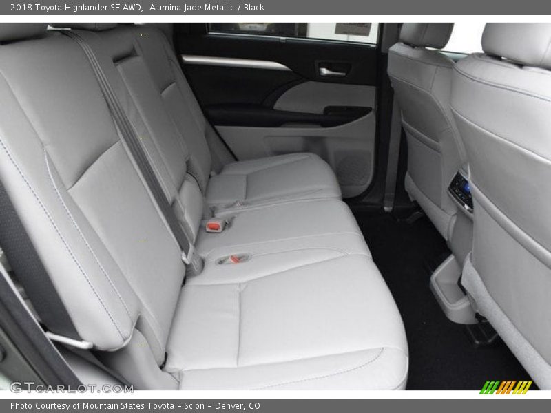 Alumina Jade Metallic / Black 2018 Toyota Highlander SE AWD