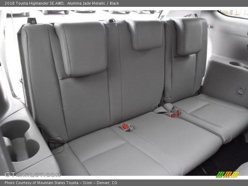 Alumina Jade Metallic / Black 2018 Toyota Highlander SE AWD