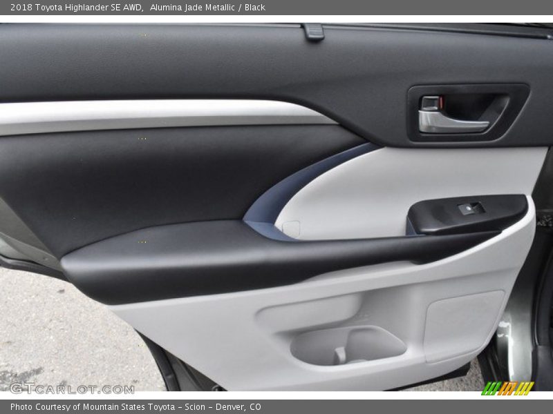 Alumina Jade Metallic / Black 2018 Toyota Highlander SE AWD