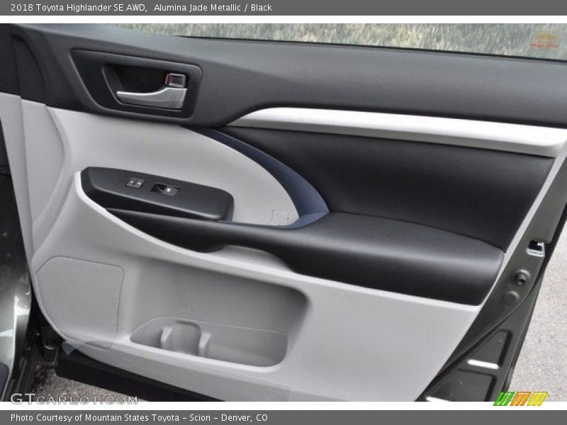 Alumina Jade Metallic / Black 2018 Toyota Highlander SE AWD