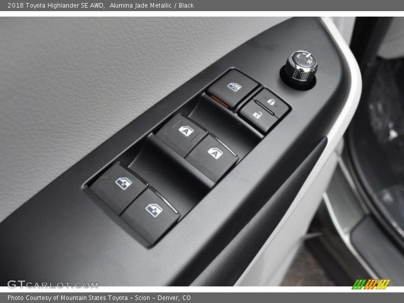 Alumina Jade Metallic / Black 2018 Toyota Highlander SE AWD