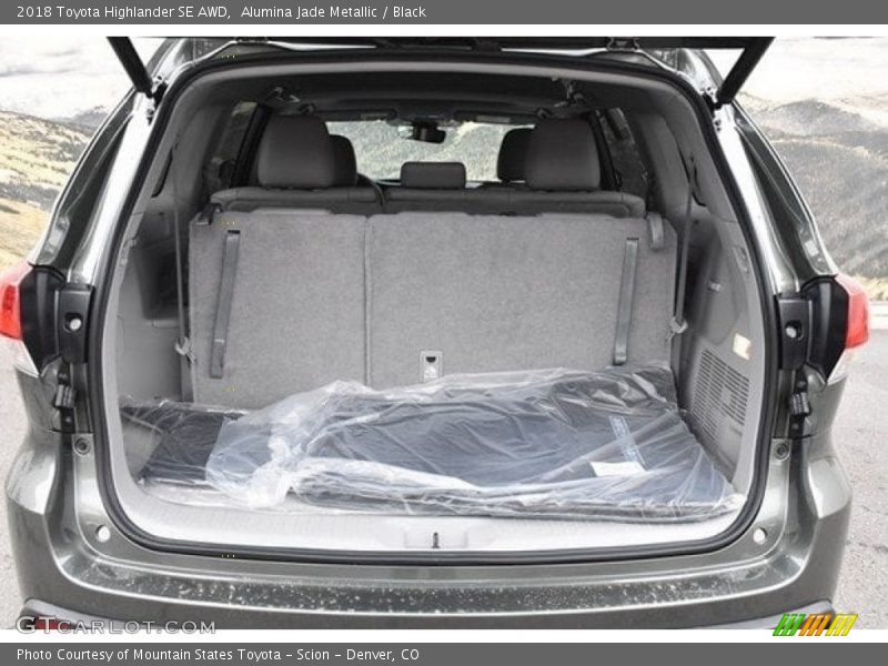 Alumina Jade Metallic / Black 2018 Toyota Highlander SE AWD