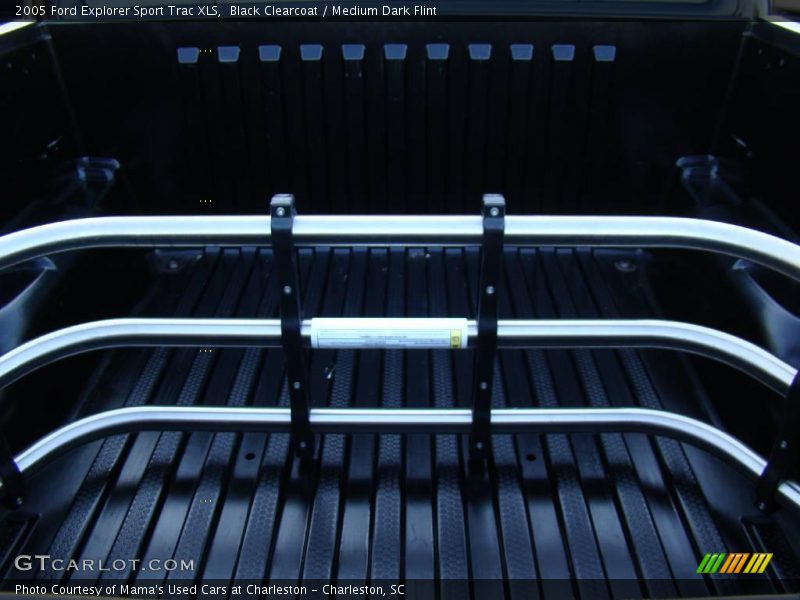 Black Clearcoat / Medium Dark Flint 2005 Ford Explorer Sport Trac XLS