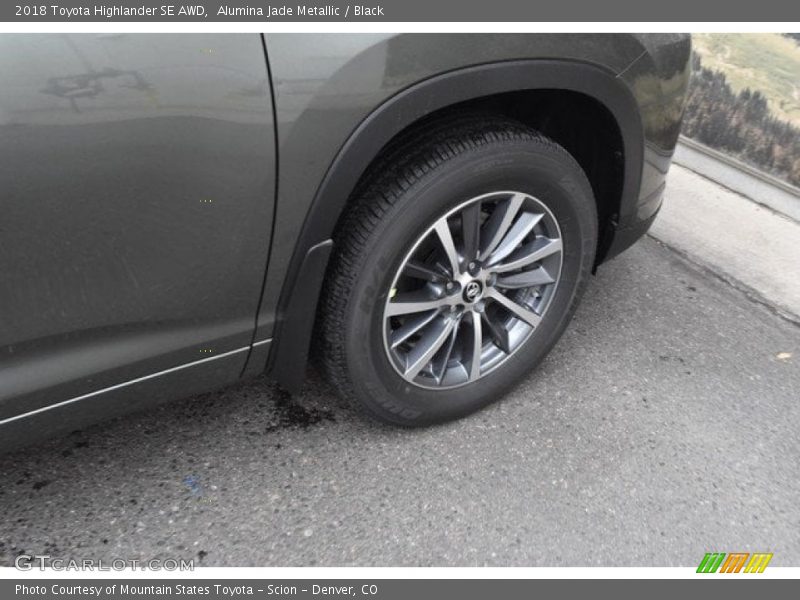Alumina Jade Metallic / Black 2018 Toyota Highlander SE AWD
