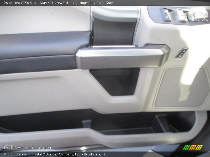 Magnetic / Earth Gray 2018 Ford F250 Super Duty XLT Crew Cab 4x4