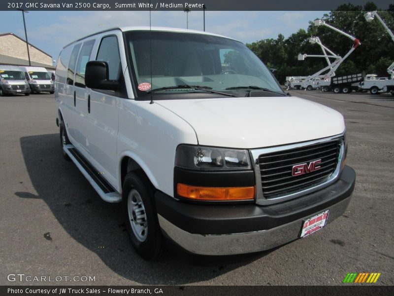 Summit White / Medium Pewter 2017 GMC Savana Van 2500 Cargo