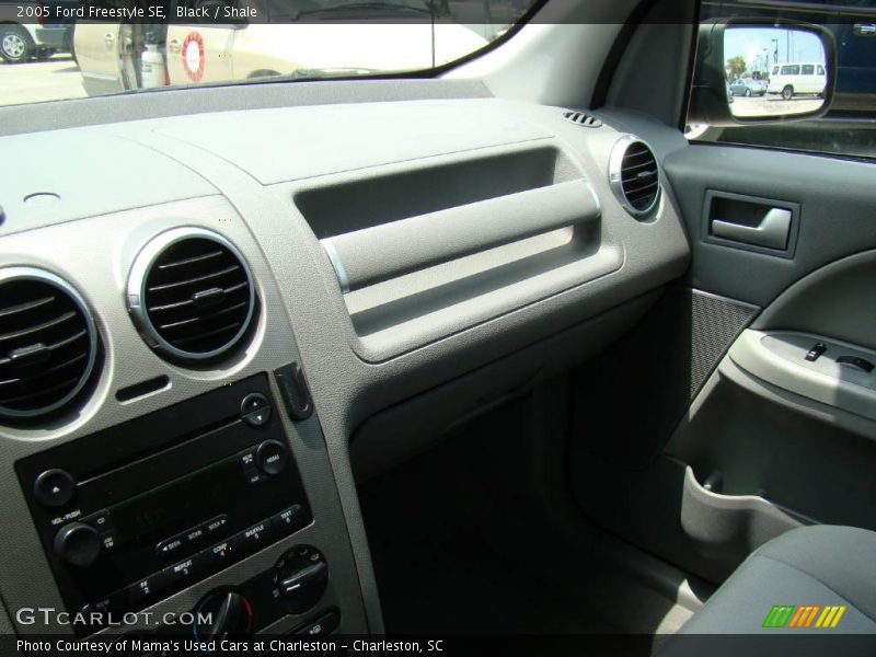 Black / Shale 2005 Ford Freestyle SE