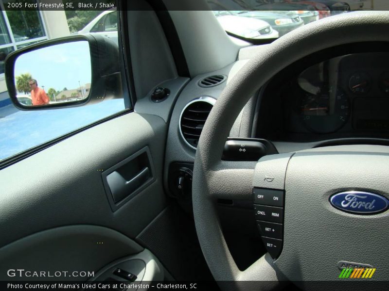 Black / Shale 2005 Ford Freestyle SE