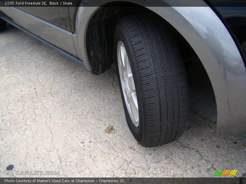 Black / Shale 2005 Ford Freestyle SE
