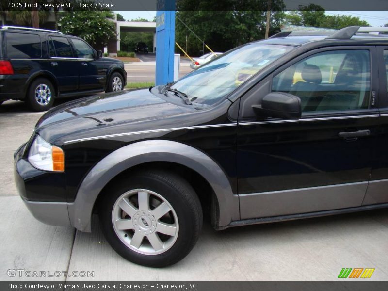 Black / Shale 2005 Ford Freestyle SE