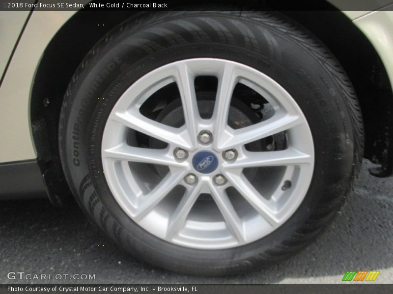 White Gold / Charcoal Black 2018 Ford Focus SE Sedan