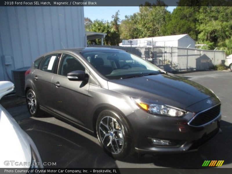 Magnetic / Charcoal Black 2018 Ford Focus SEL Hatch