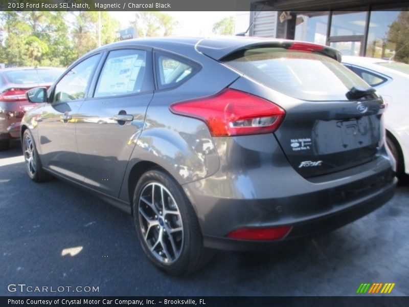 Magnetic / Charcoal Black 2018 Ford Focus SEL Hatch