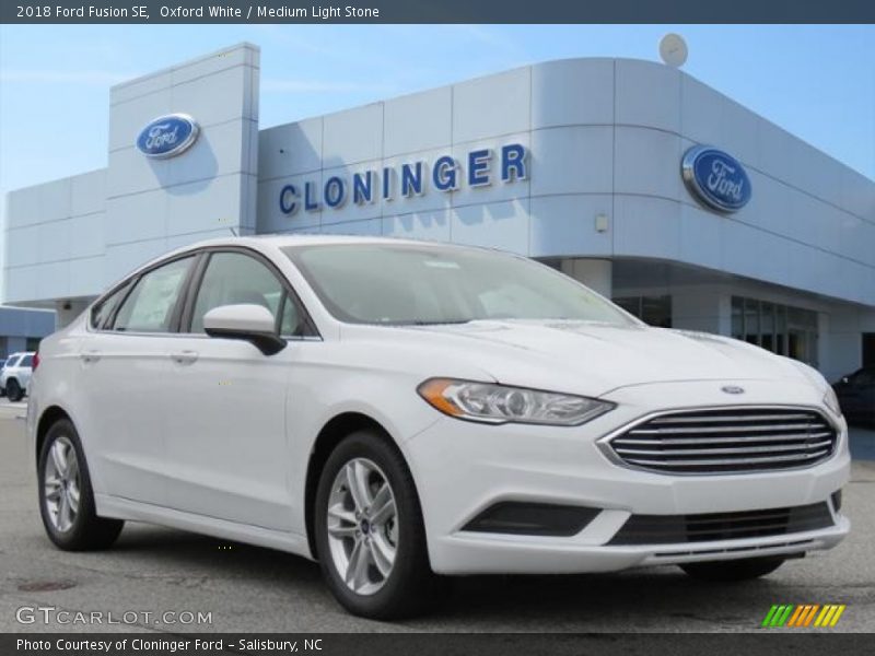 Oxford White / Medium Light Stone 2018 Ford Fusion SE