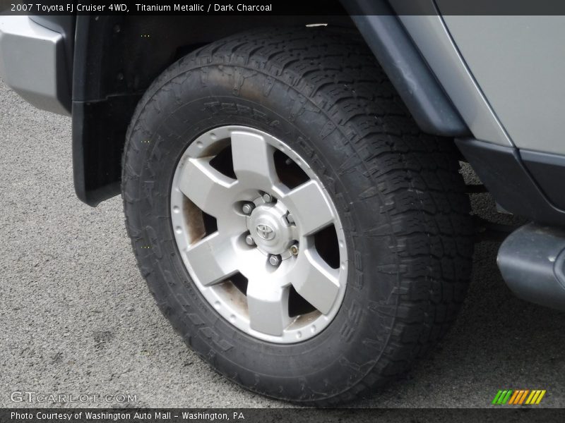 Titanium Metallic / Dark Charcoal 2007 Toyota FJ Cruiser 4WD