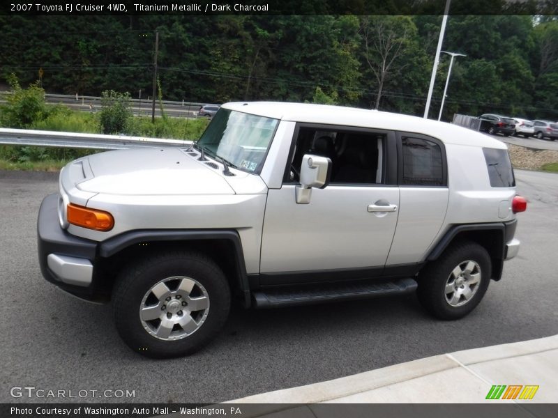 Titanium Metallic / Dark Charcoal 2007 Toyota FJ Cruiser 4WD