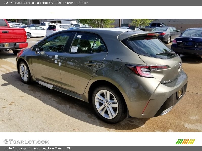 Oxide Bronze / Black 2019 Toyota Corolla Hatchback SE