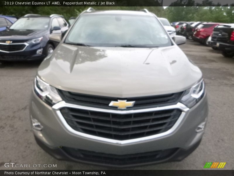 Pepperdust Metallic / Jet Black 2019 Chevrolet Equinox LT AWD