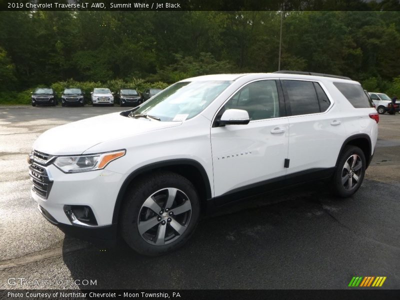 Front 3/4 View of 2019 Traverse LT AWD