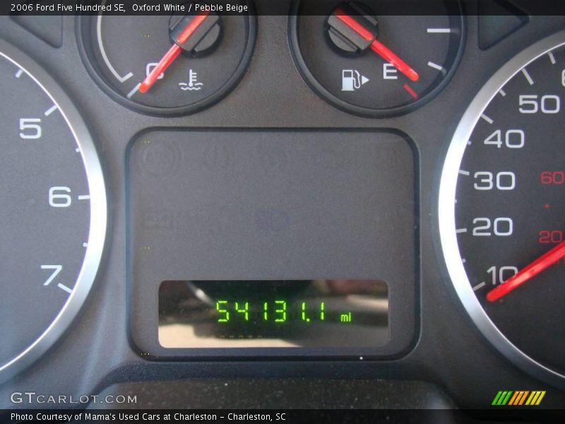 Oxford White / Pebble Beige 2006 Ford Five Hundred SE
