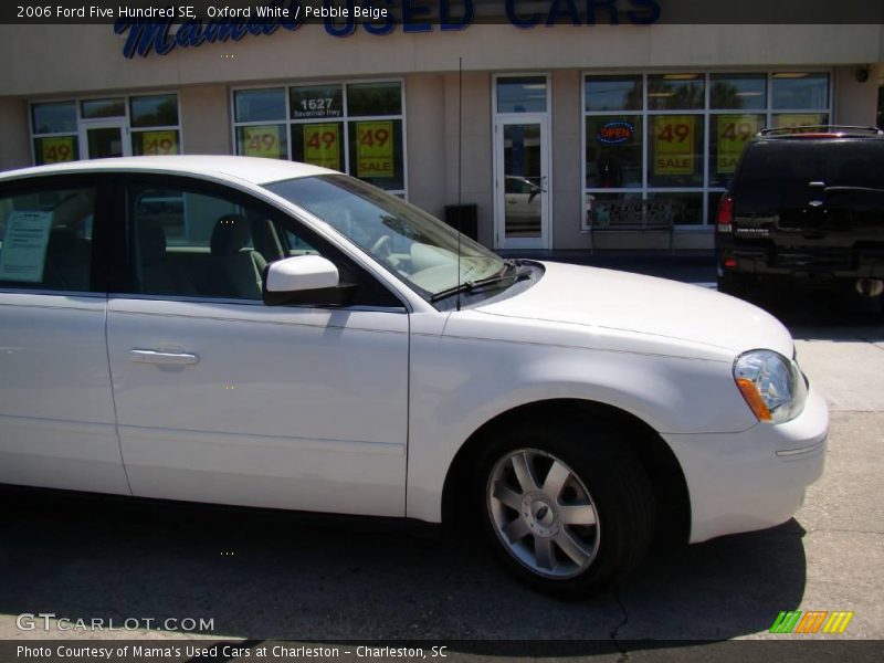 Oxford White / Pebble Beige 2006 Ford Five Hundred SE