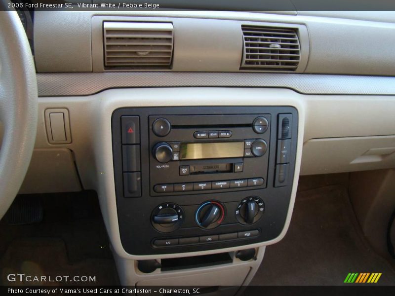Vibrant White / Pebble Beige 2006 Ford Freestar SE