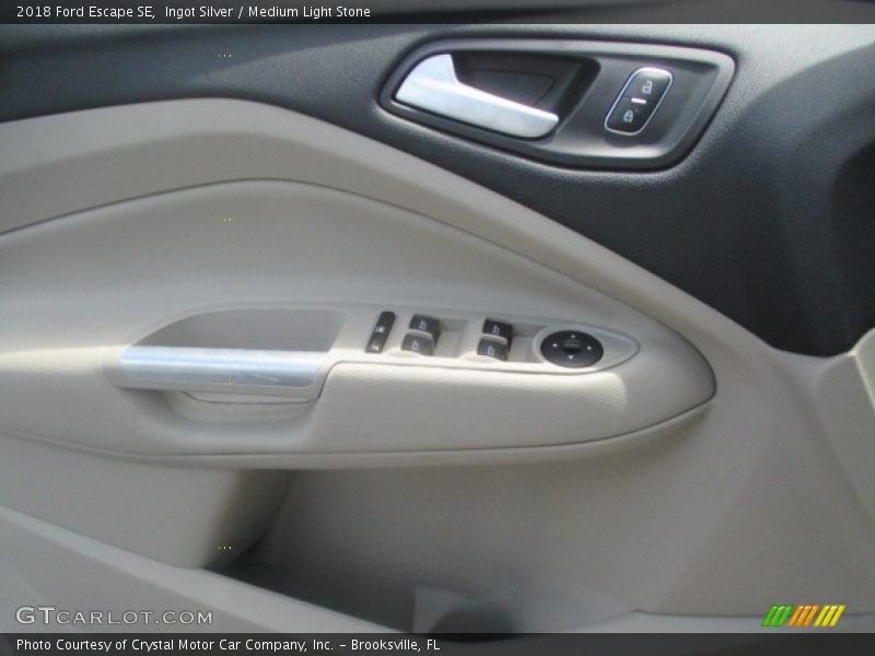 Ingot Silver / Medium Light Stone 2018 Ford Escape SE