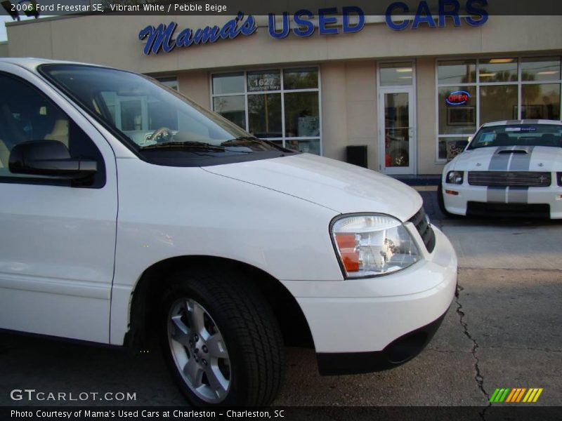 Vibrant White / Pebble Beige 2006 Ford Freestar SE