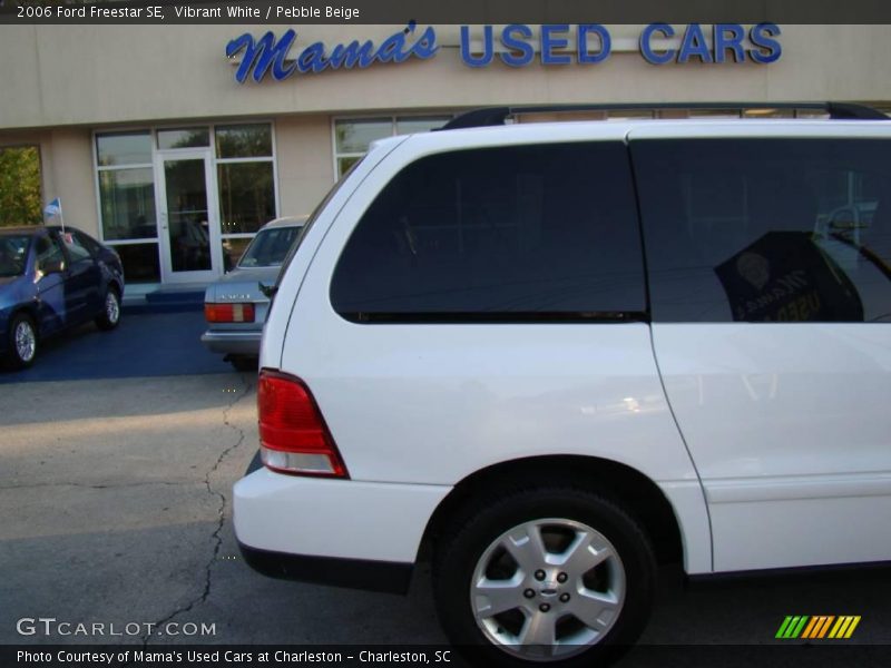 Vibrant White / Pebble Beige 2006 Ford Freestar SE