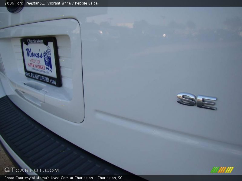 Vibrant White / Pebble Beige 2006 Ford Freestar SE