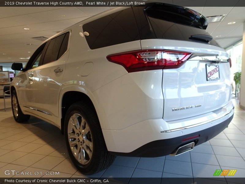 Pearl White / Jet Black/Loft Brown 2019 Chevrolet Traverse High Country AWD