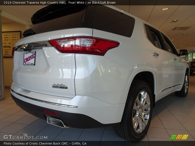 Pearl White / Jet Black/Loft Brown 2019 Chevrolet Traverse High Country AWD
