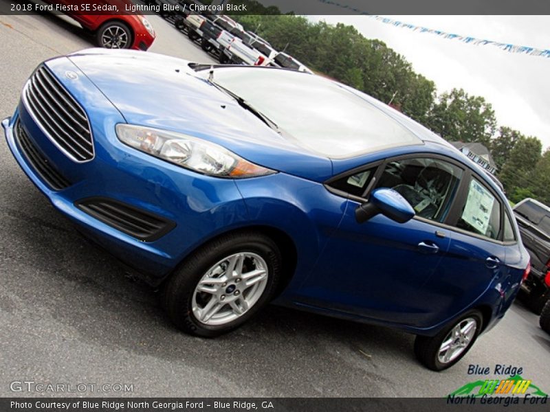 Lightning Blue / Charcoal Black 2018 Ford Fiesta SE Sedan