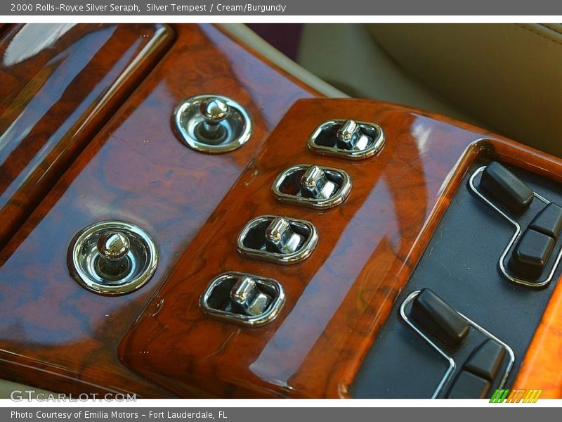 Controls of 2000 Silver Seraph 