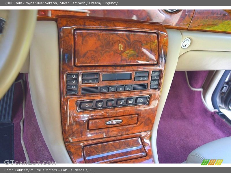 Controls of 2000 Silver Seraph 