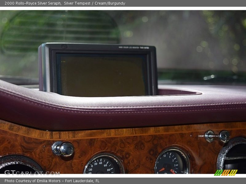 Controls of 2000 Silver Seraph 